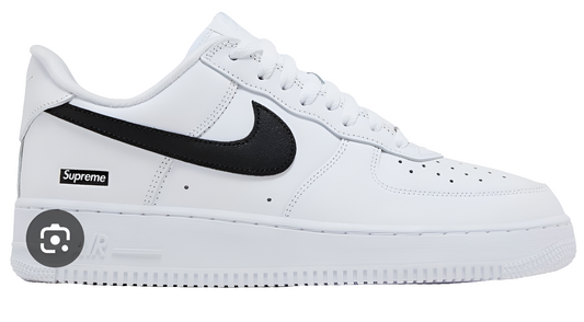 Nike Air Force 1 Low Supreme
White Black
