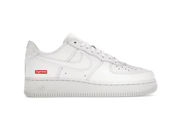 Nike Air Force 1 Low
Supreme White