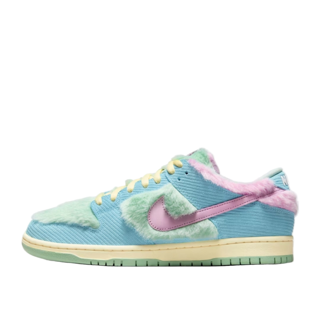 Nike SB Dunk Low Pro QS